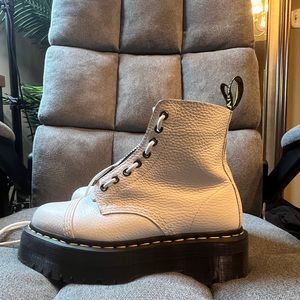 Dr. Martens Sinclair Leather Platform
Chunky Boots